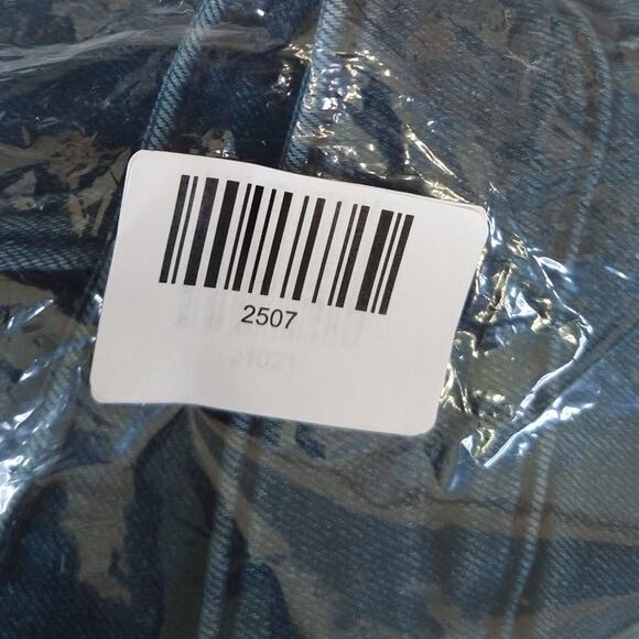 Nydj marilyn straight size 0P - Picture 8 of 8